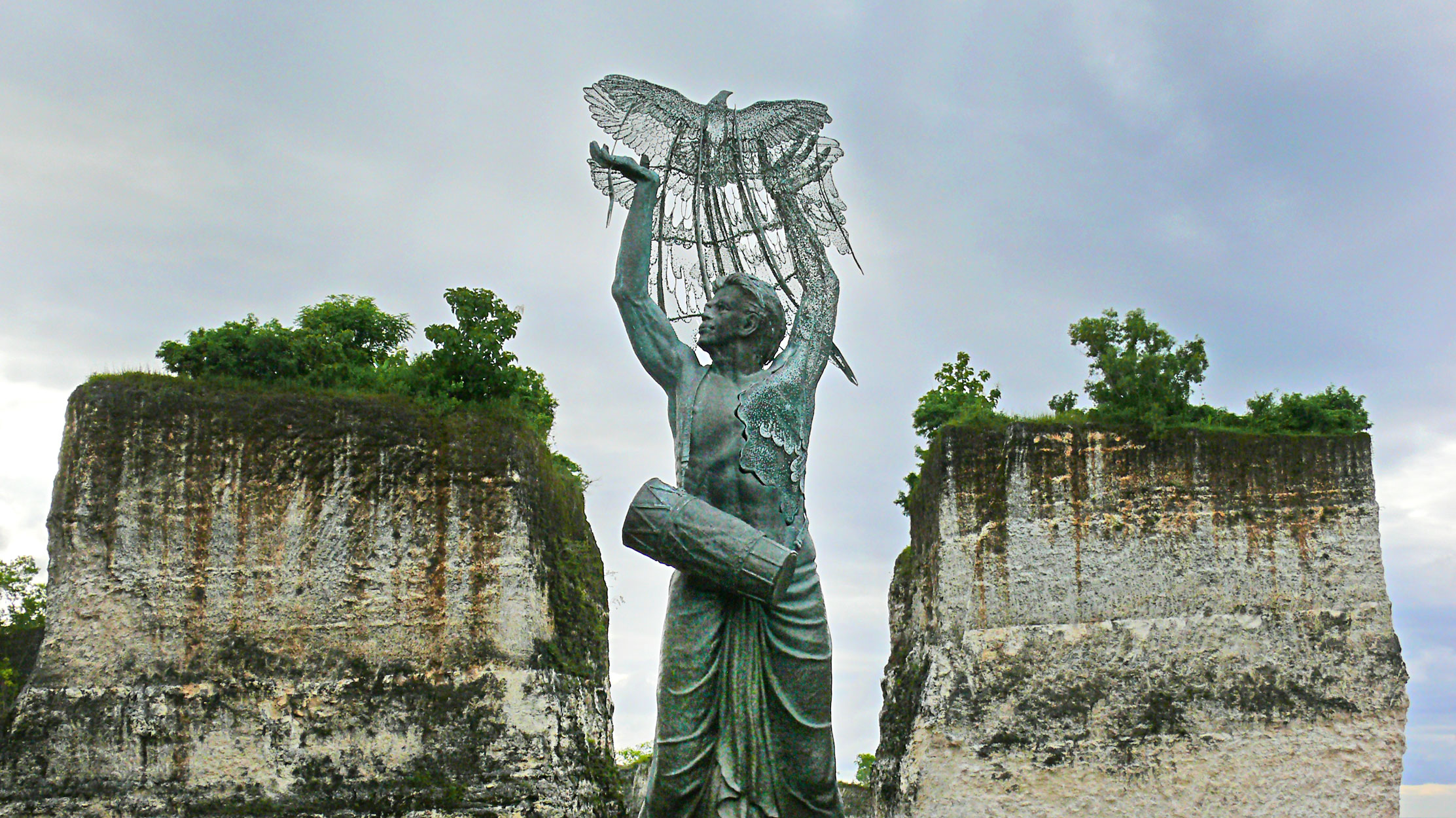 Уличная скульптура(мир без фотошопа) Statue-bali